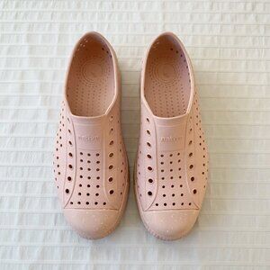 Native Jefferson Sneakers • Chameleon Pink | Bloom Collection • J6